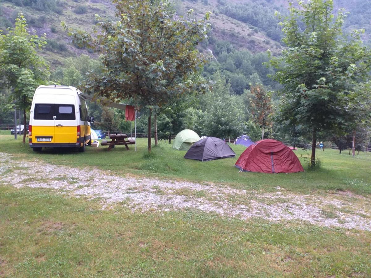 Camping Riu Gelat Hotel Espot Buitenkant foto