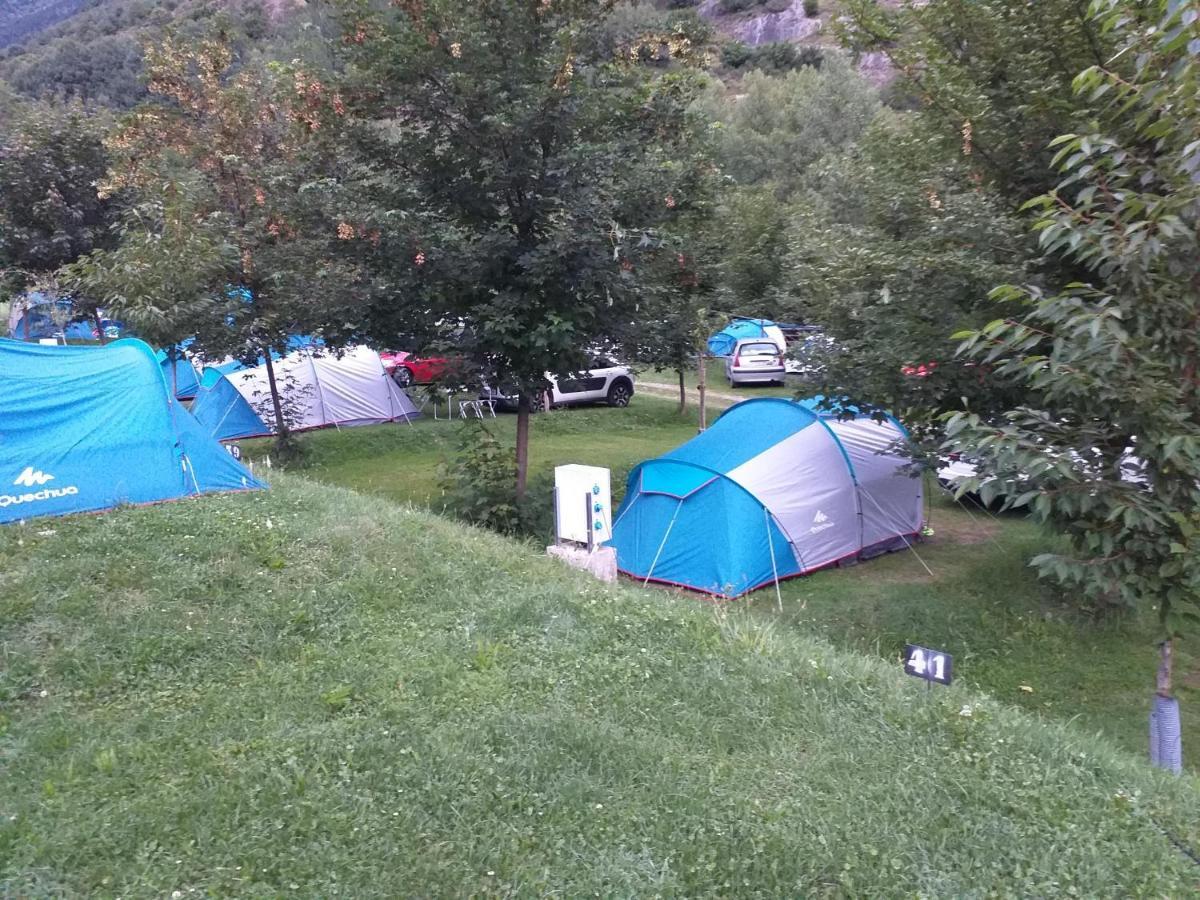 Camping Riu Gelat Hotel Espot Buitenkant foto