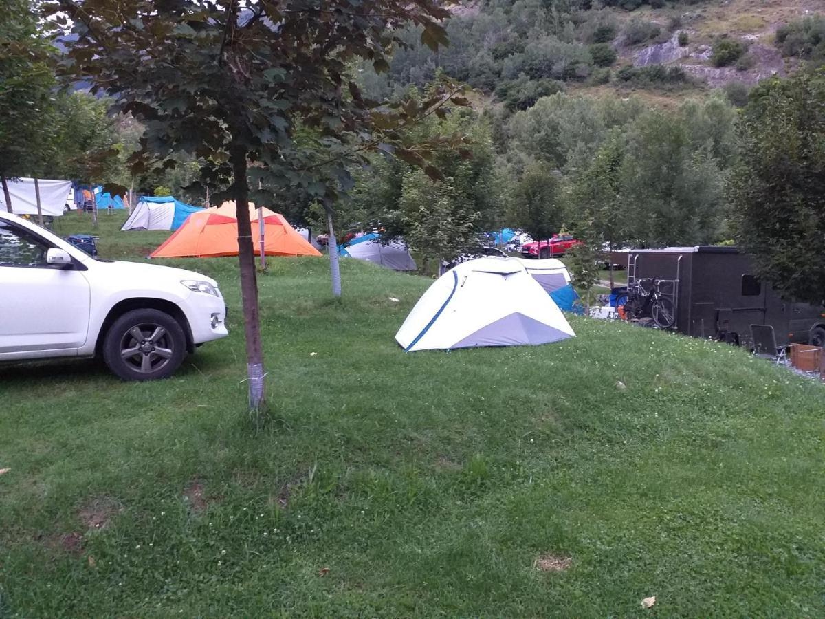 Camping Riu Gelat Hotel Espot Buitenkant foto